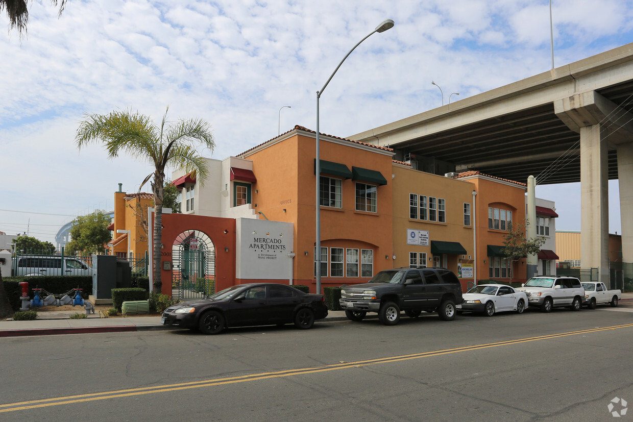 Primary Photo - Mercado Apartments