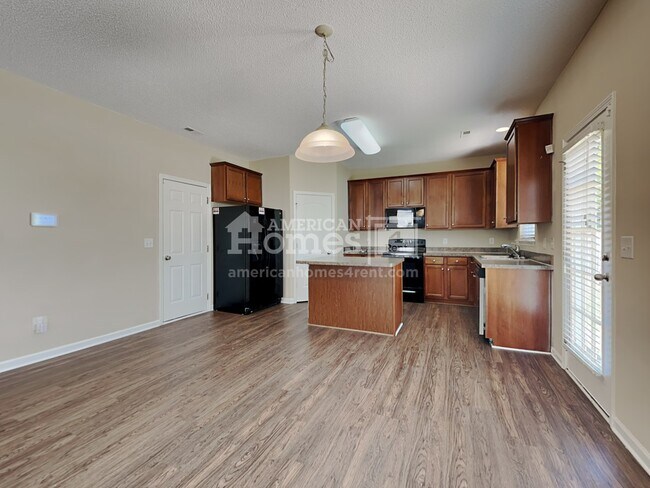 Foto del edificio - 5315 Ian Drive