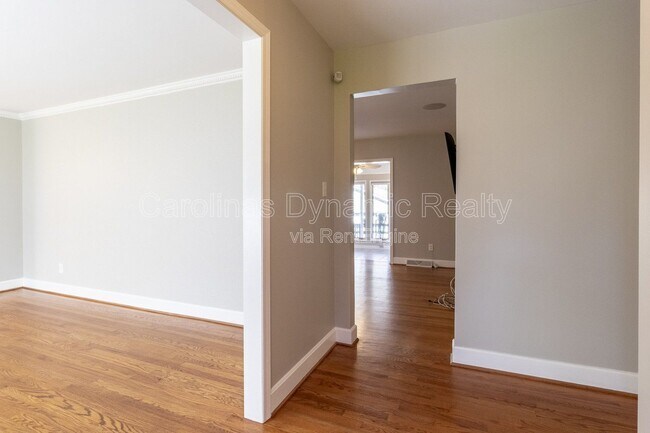 Foto del edificio - 6618 Castlegate Dr