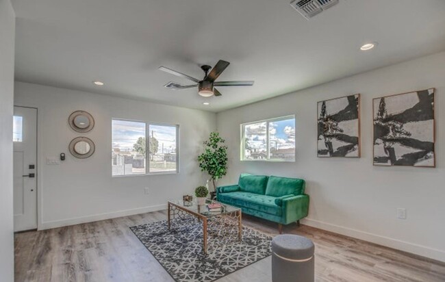 Building Photo - Versatile home in the heart of Phoenix