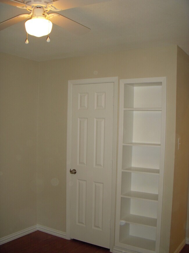Segundo dormitorio - 500 Town North Drive