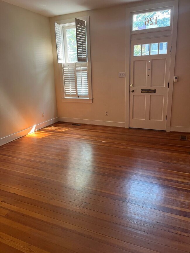 Foto del edificio - 126 N Payne St