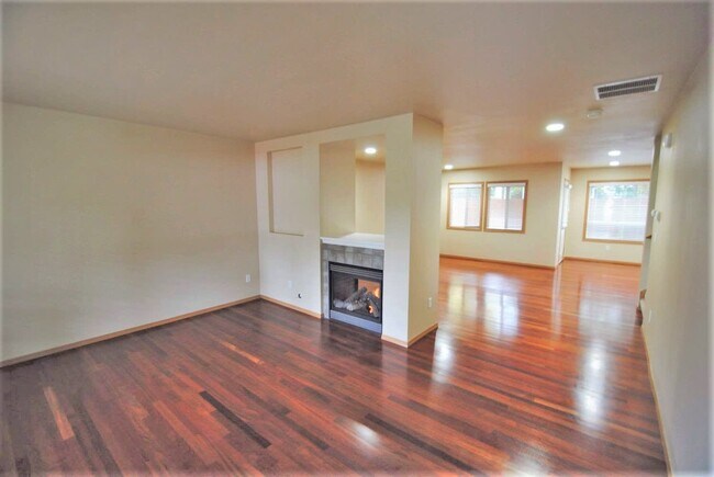 Building Photo - 5907 S 19th St