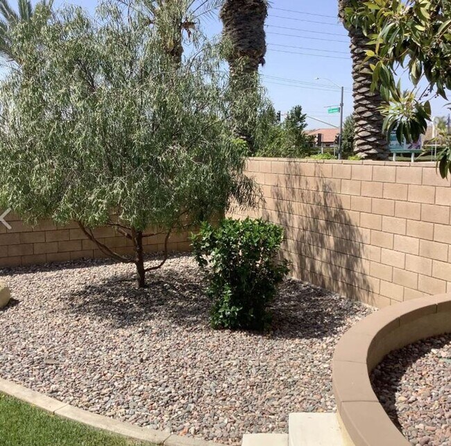 Foto del edificio - Gorgeous 4 Bed/ 3 Bath Home At End Of A Cu...