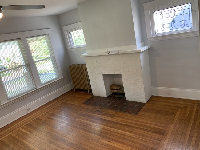 Livingroom - 2277 S Overlook Rd