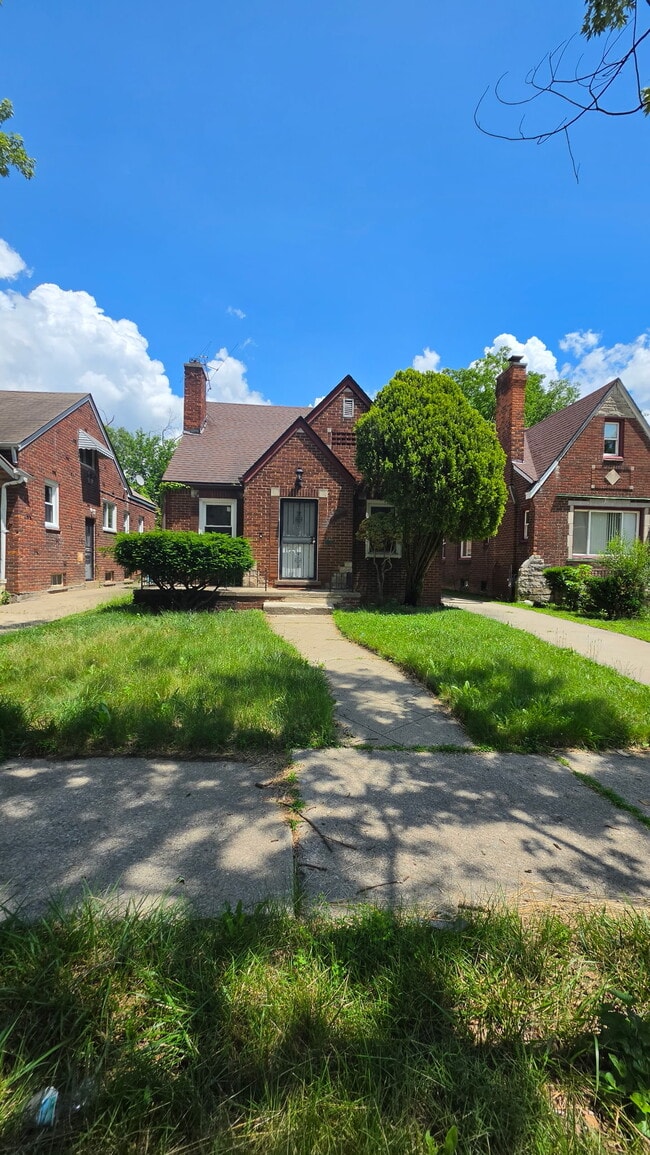Building Photo - 15720 Lauder St