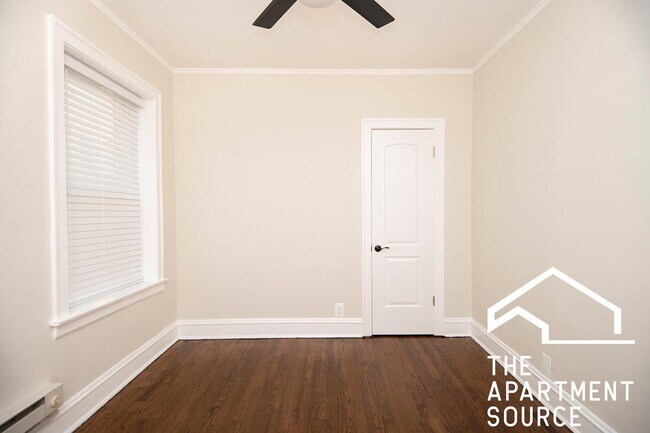 Foto del edificio - 3815 N Greenview Ave