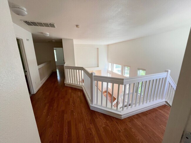 Foto del edificio - Bright & Spacious 4BR/3BA Home in Desirable East Davis – 1,980 Sq Ft