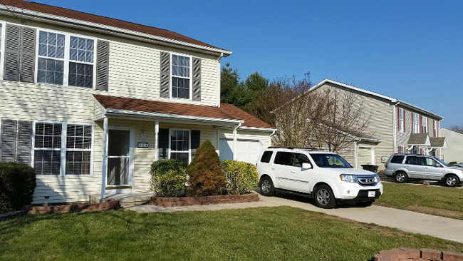 Building Photo - 110 Linden Ct