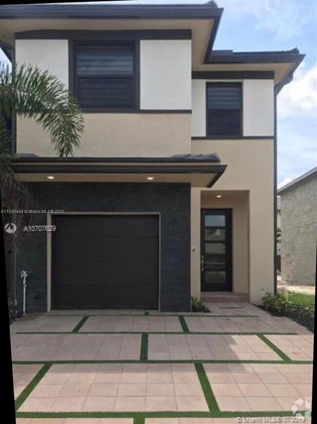 Building Photo - 15839 NW 91st Ct