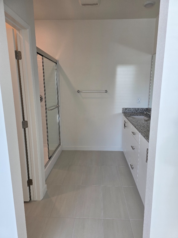 Building Photo - 5350 Seacliff Pl
