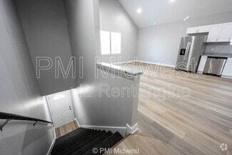 Building Photo - 1841 Montcalm St