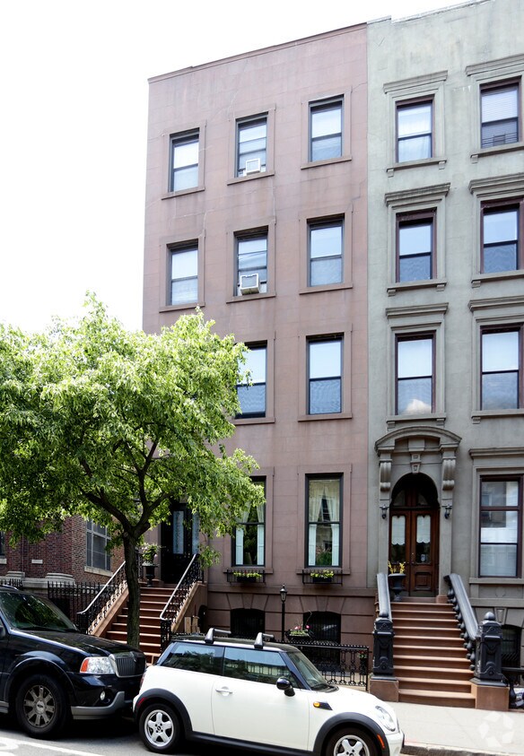 Primary Photo - 394 Clinton St