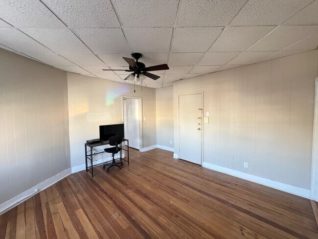 Foto del edificio - 4319 Bergen Turnpike