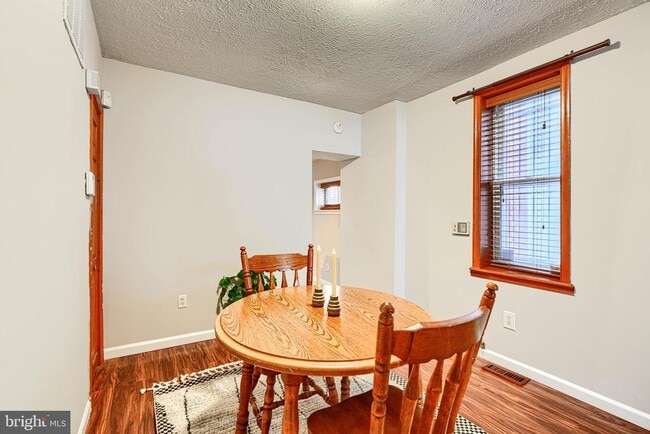 Building Photo - 1230 Wall St