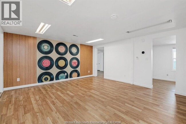 Building Photo - 21 Pearl St W