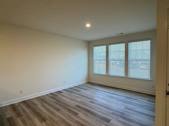 Foto del edificio - End Unit 3 Bed | 2.5 Bath New Construction...