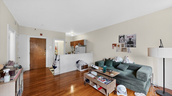 Foto del edificio - 1071 Beacon St