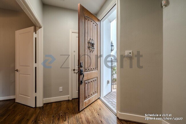 Foto del edificio - 4222 Dickson St