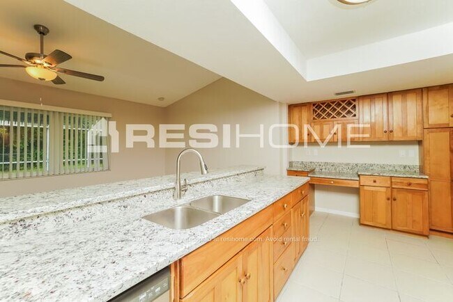 Building Photo - 2417 Covington Ave