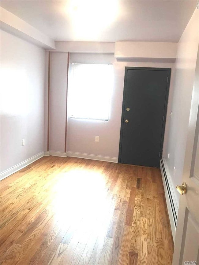 Building Photo - 71-24 163rd St