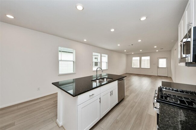 Foto del edificio - 18010 Whitetail Run Ln