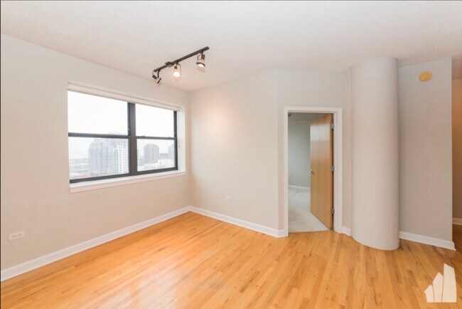 Foto del edificio - 1529 S State St