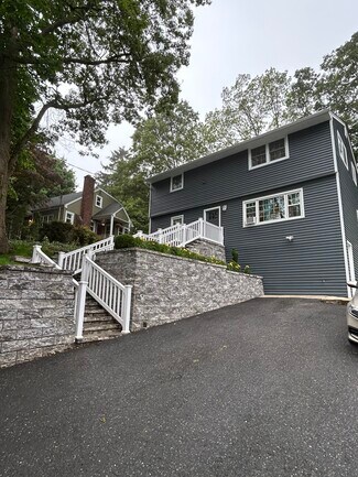 Building Photo - 13 Pauline Pl