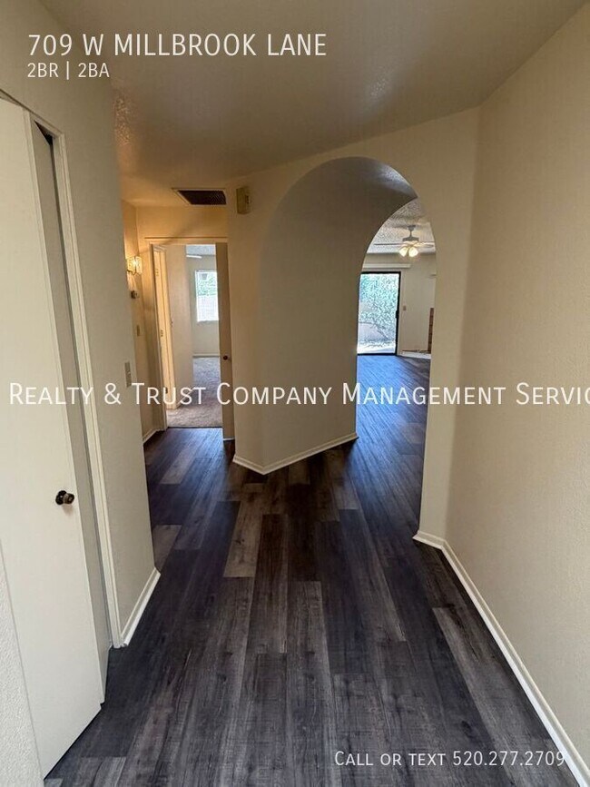 Foto del edificio - 709 W Millbrook Ln