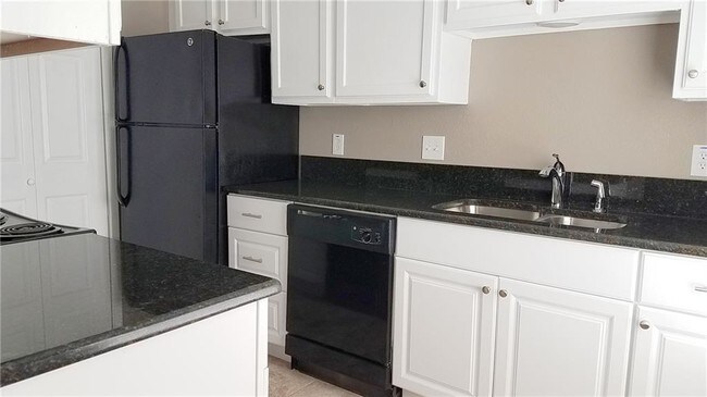 Foto del edificio - 829 Woodland Ct