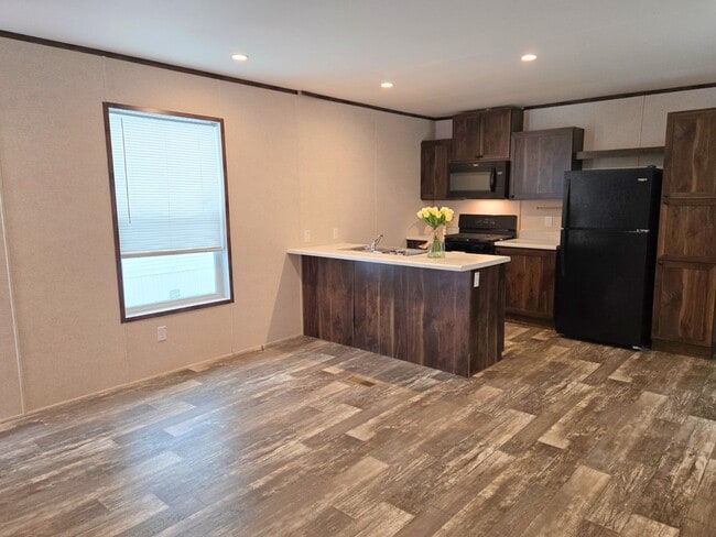 Building Photo - 2121 Panhandle Rd