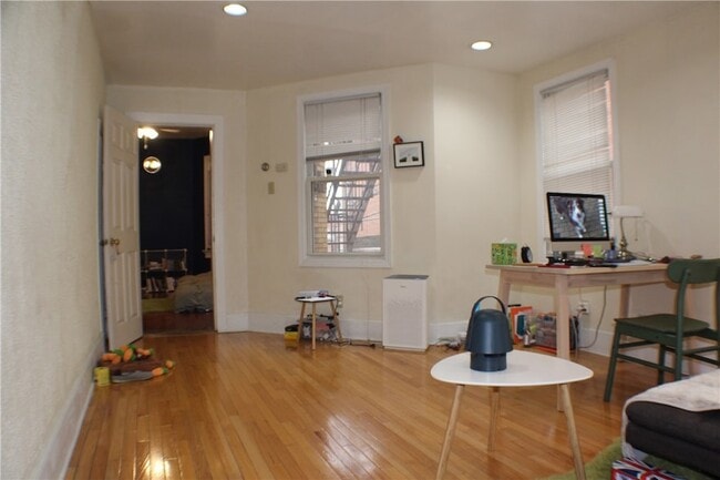 Building Photo - 708 S Negley Ave