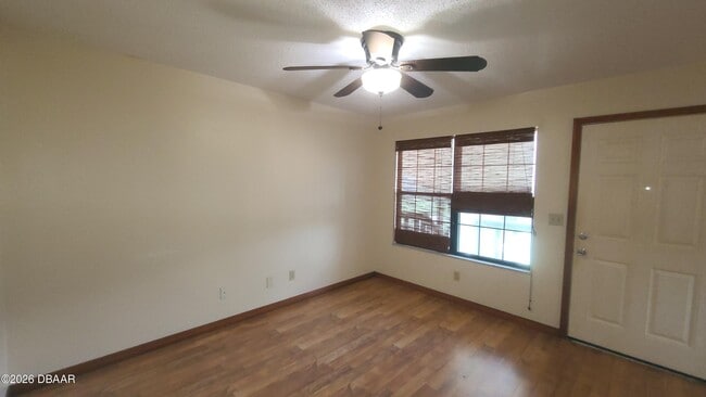 Building Photo - 840 Center Ave