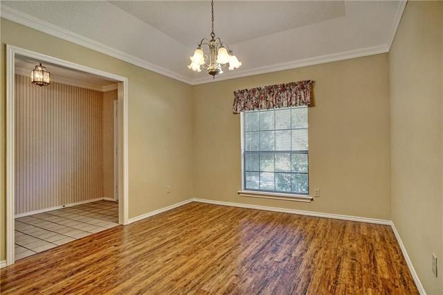 Building Photo - 5705 Royal Club Dr