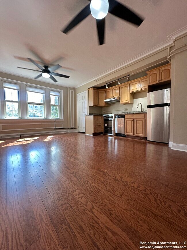 Foto del edificio - 1450 Beacon St