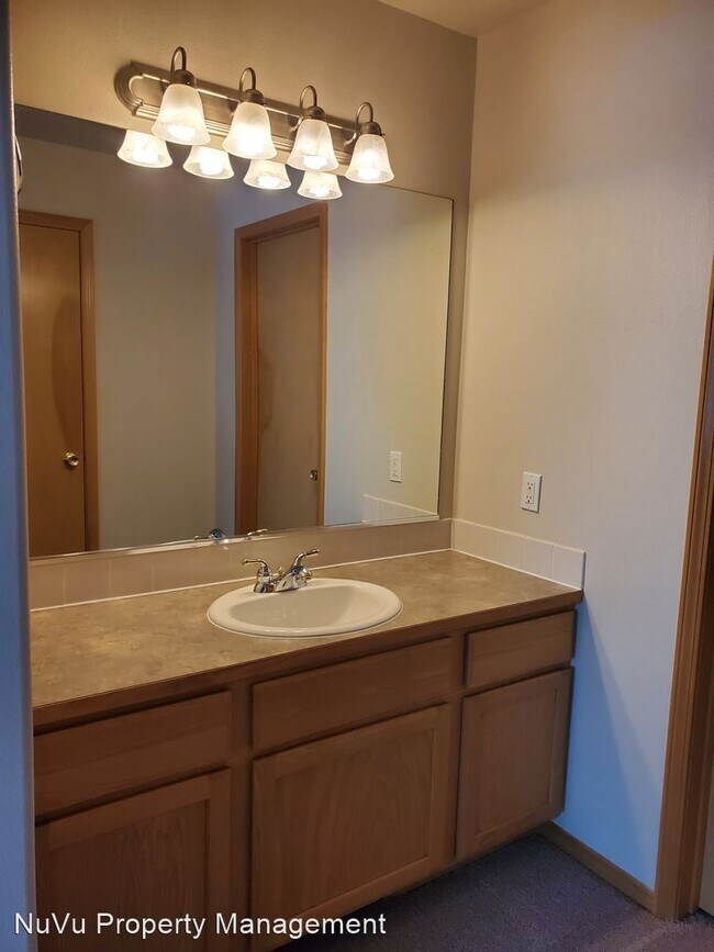 Building Photo - 3 br, 2 bath House - 2839 N. Dandelion Street