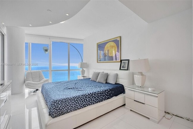 Foto del edificio - 17121 Collins Ave