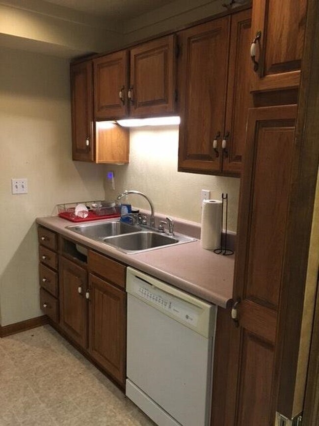5125 Forbes Ave, Pittsburgh, PA 15213 House Rental in Pittsburgh, PA
