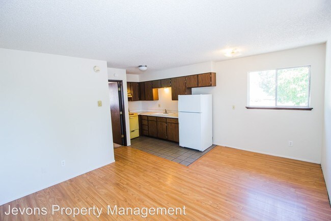 Building Photo - 702 N 2nd St