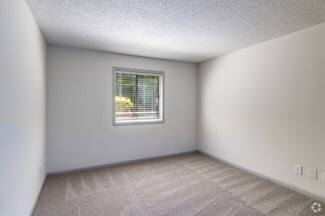 1BR, 1BA - 645SF - Addison - Bedroom - Stoney Trace Apartments