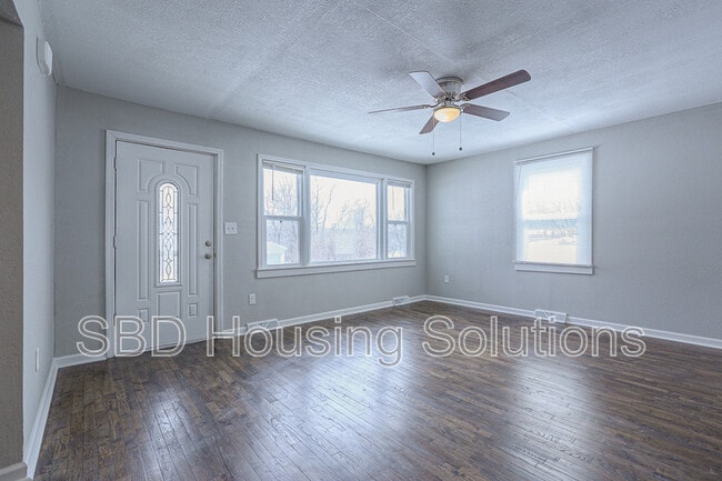 Foto del edificio - 312 N Ash Ave