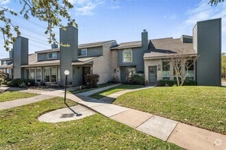 Building Photo - 10811 Greenwillow Dr