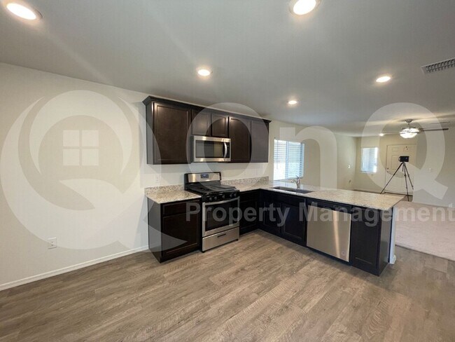 Foto del edificio - 12891 N Peony Dr