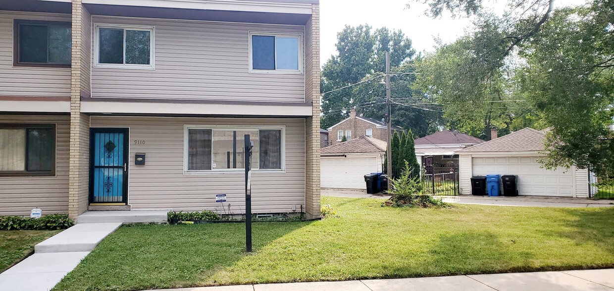 Primary Photo - 9110 S Anthony Ave