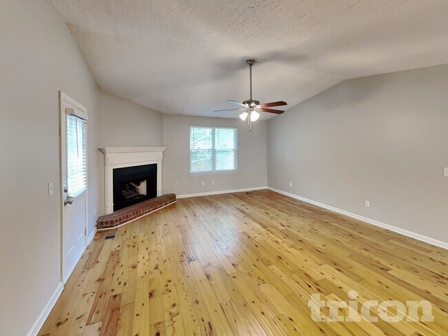 Foto del edificio - 119 Bradford Cir