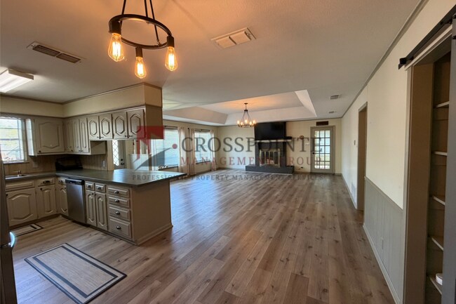 Foto del edificio - Almost Ready! 2 Bedroom 1 Bath ON Lake Palestine!