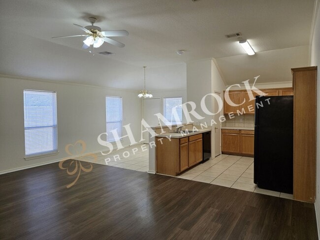 Building Photo - Cougar Ridge III Duplex