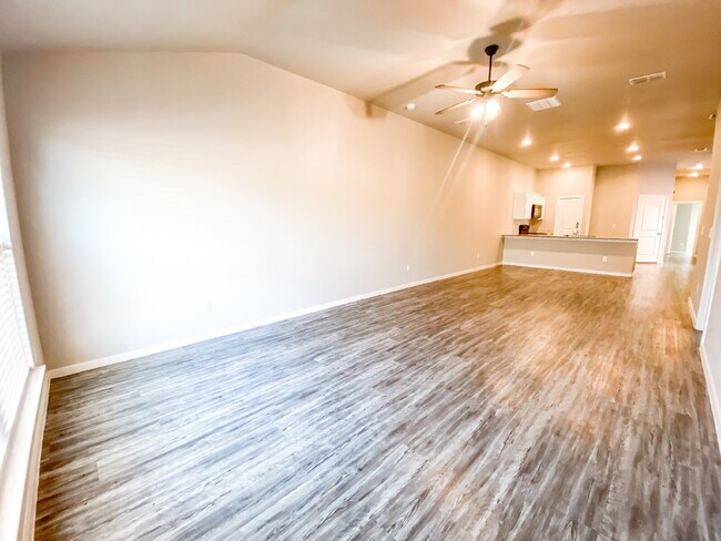 Foto del edificio - Adorable, 3/2/1 duplex in North Lubbock!