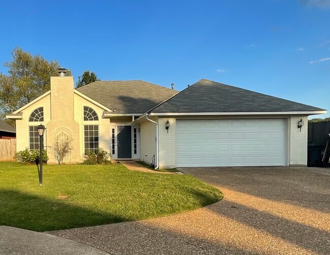 Building Photo - 10619 Spartan Ct
