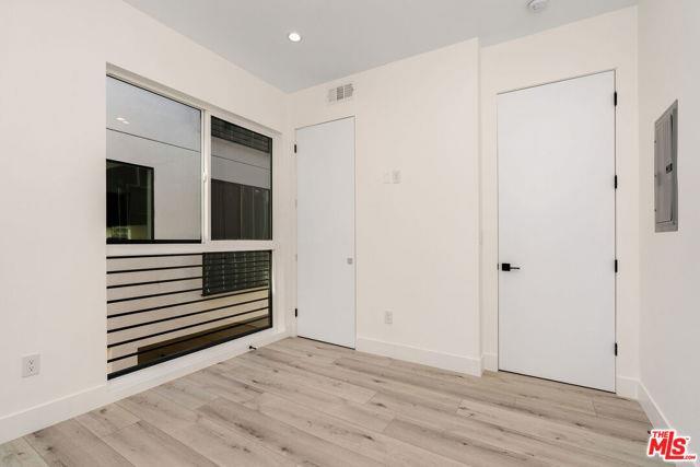 Foto del edificio - 15328 Weddington St